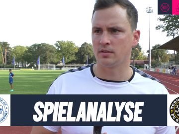 Die Trainer geben ihre Spielanalyse ab.